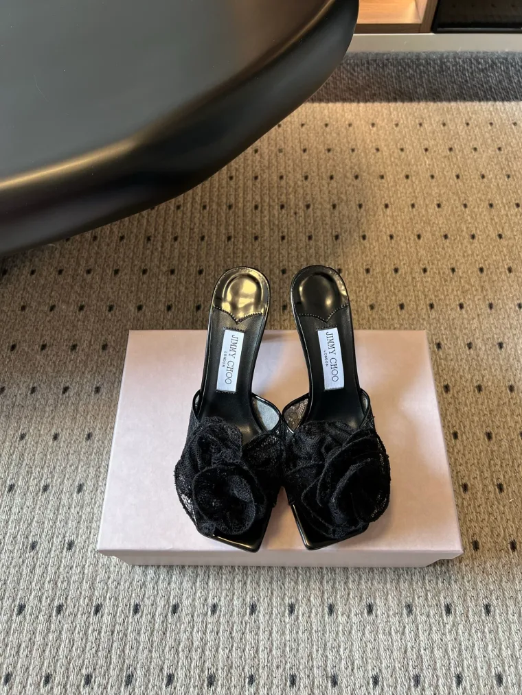 Jimmy Choo Чёрные мюли с кружевным цветком на каблуке