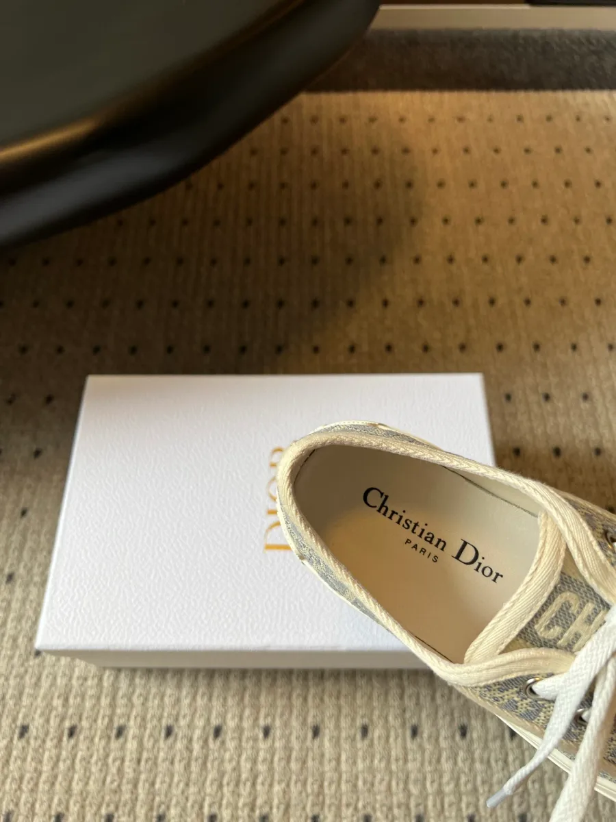Внутренняя отделка кеда и стелька с тиснением Christian Dior
