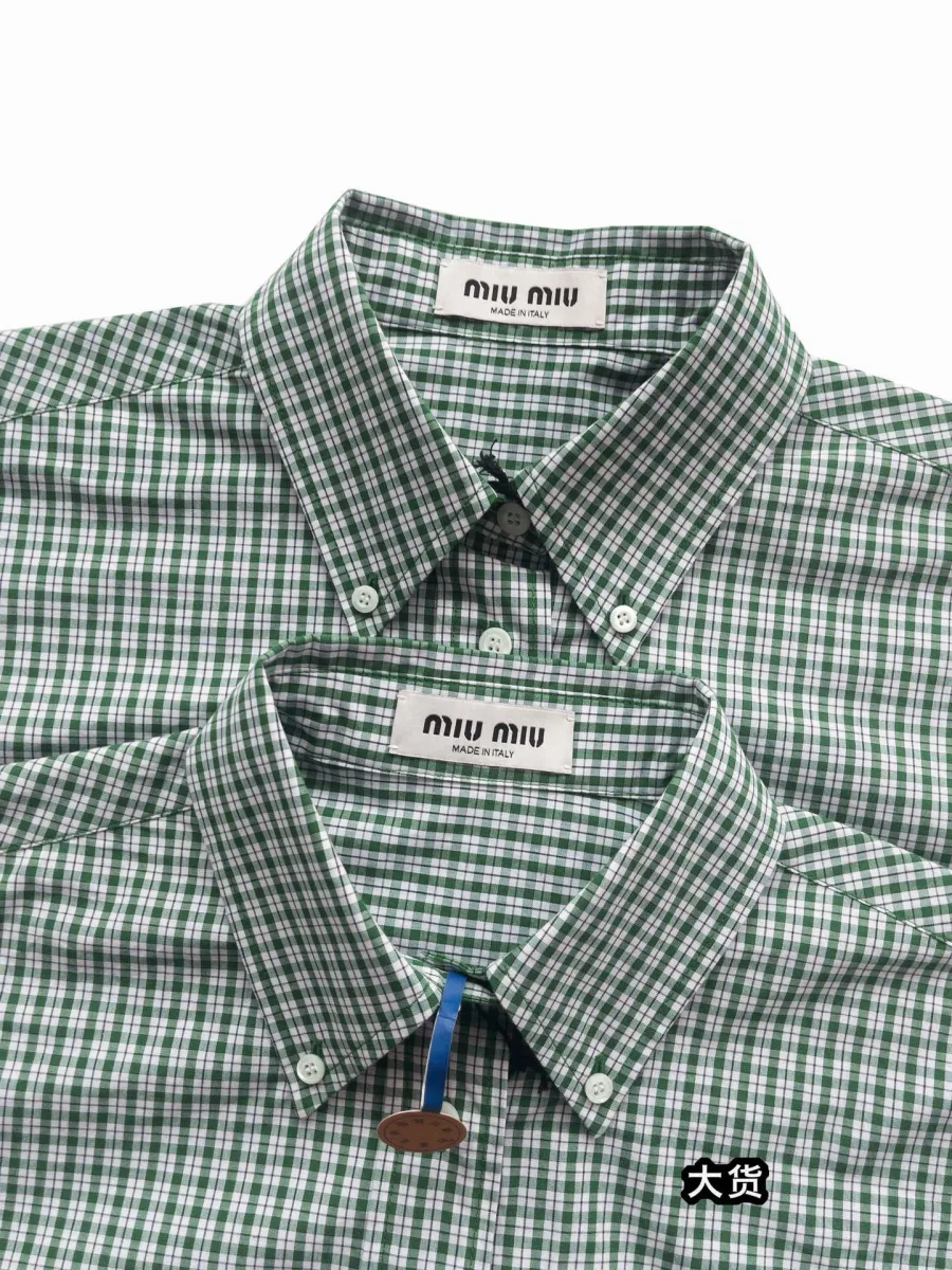 Отложной воротник button-down рубашки в зелёно-белую клетку с биркой