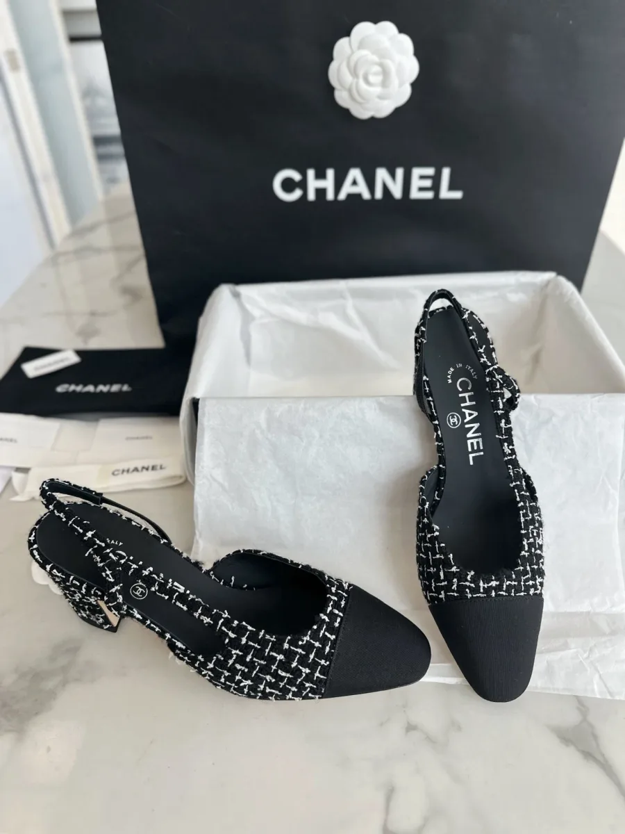 Твидовые туфли слингбэк Chanel с открытой пяткой, вид сверху и сбоку