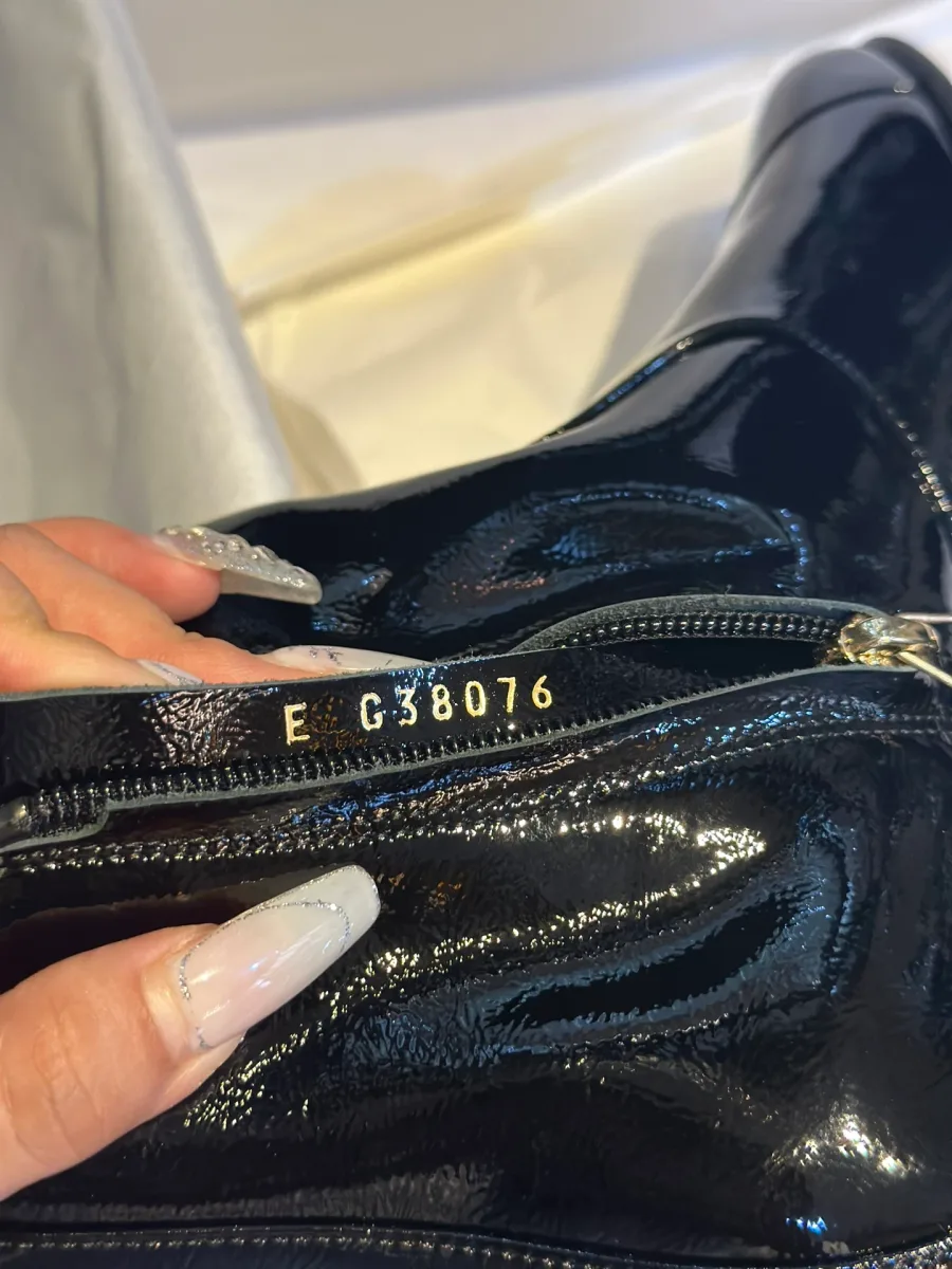 Форма каблука ботильонов Chanel вид сзади