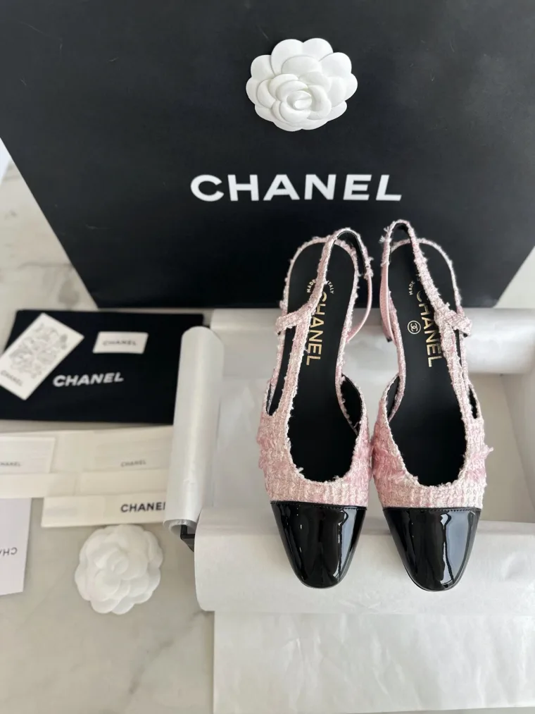 Chanel Розовые твидовые слингбэки с чёрным лакированным мыском