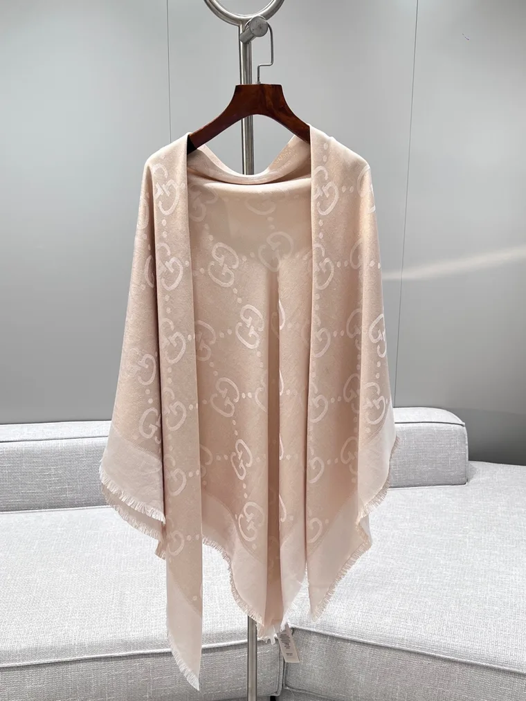Gucci Белая жаккардовая шаль с узором GG и люрексом