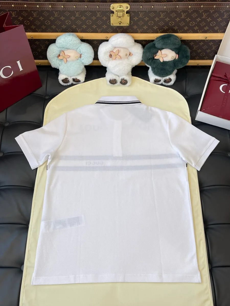 Белое мужское поло Gucci с коротким рукавом, вид со спины полностью