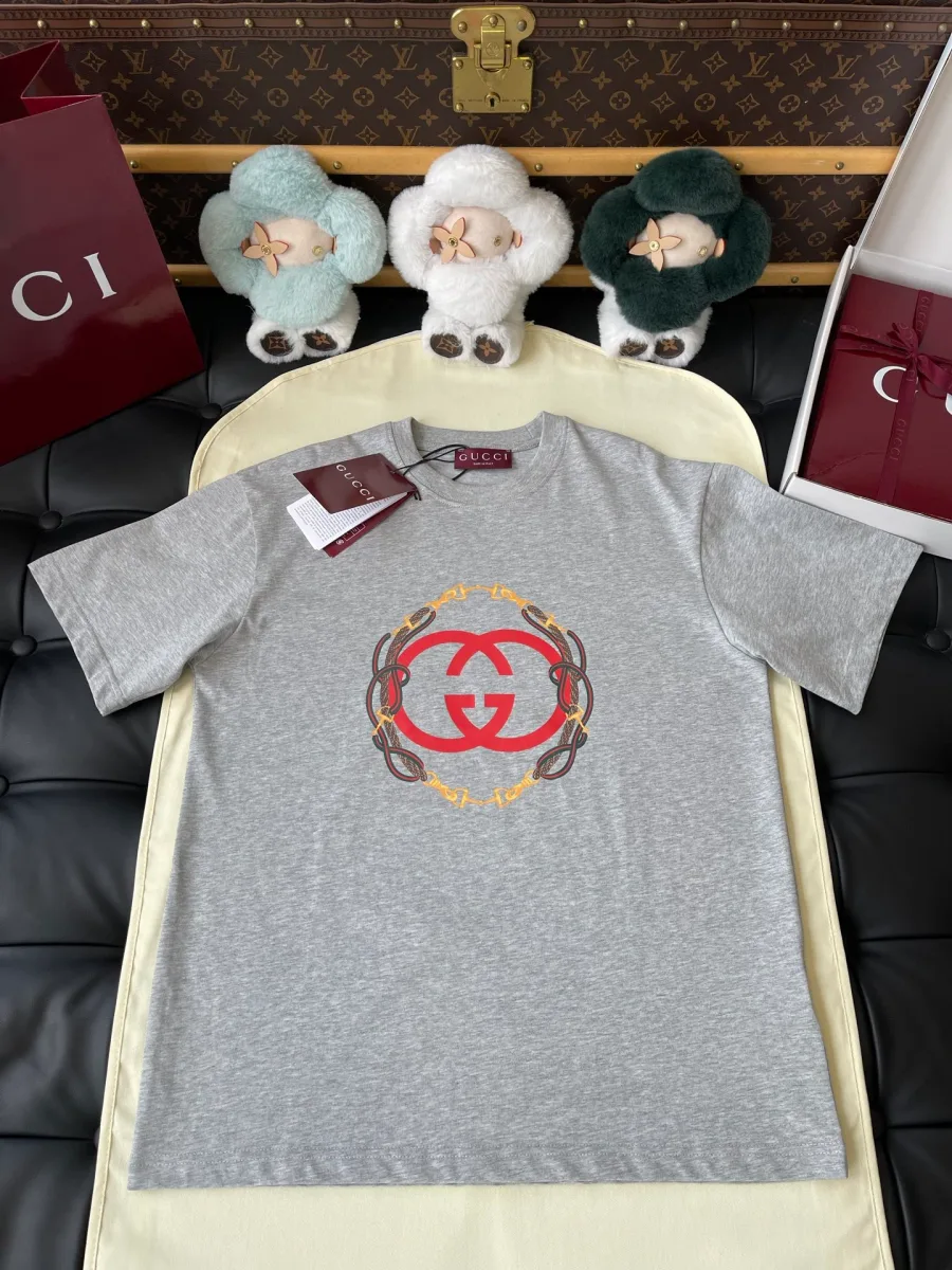 Мужская серая футболка Gucci с круглым вырезом и принтом, вид спереди