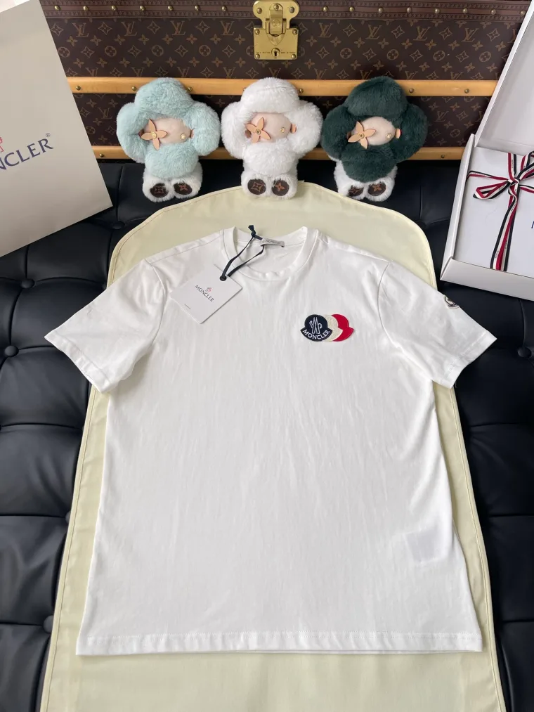 Moncler Белая футболка с трёхцветным логотипом