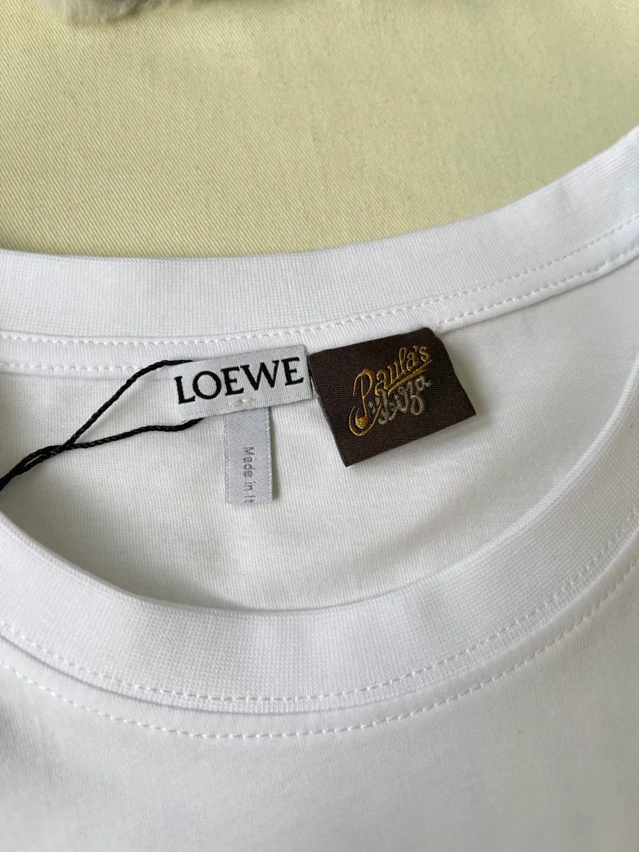 Ярлыки бренда Loewe Paula's Ibiza на внутренней стороне горловины
