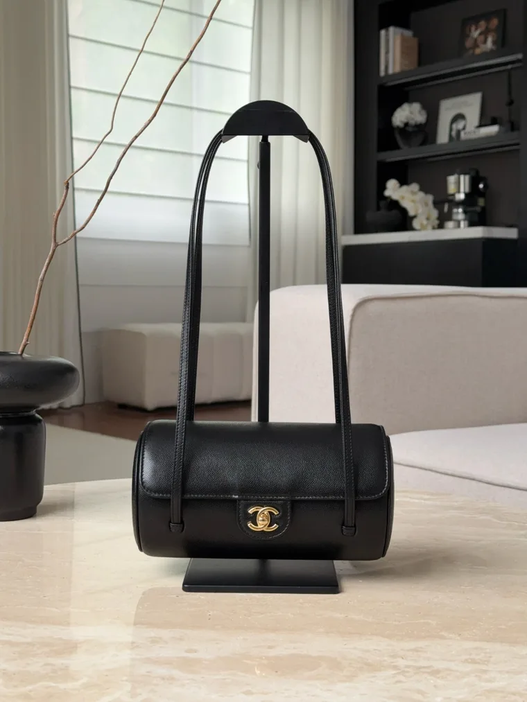 Chanel Чёрная сумка-боулинг Preppy Coco