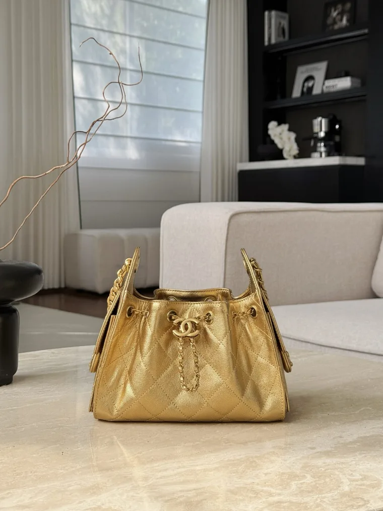 Chanel Золотая сумка Hobo