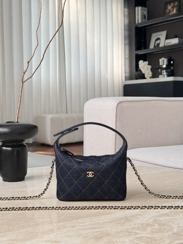 Chanel Синяя джинсовая сумка Hobo