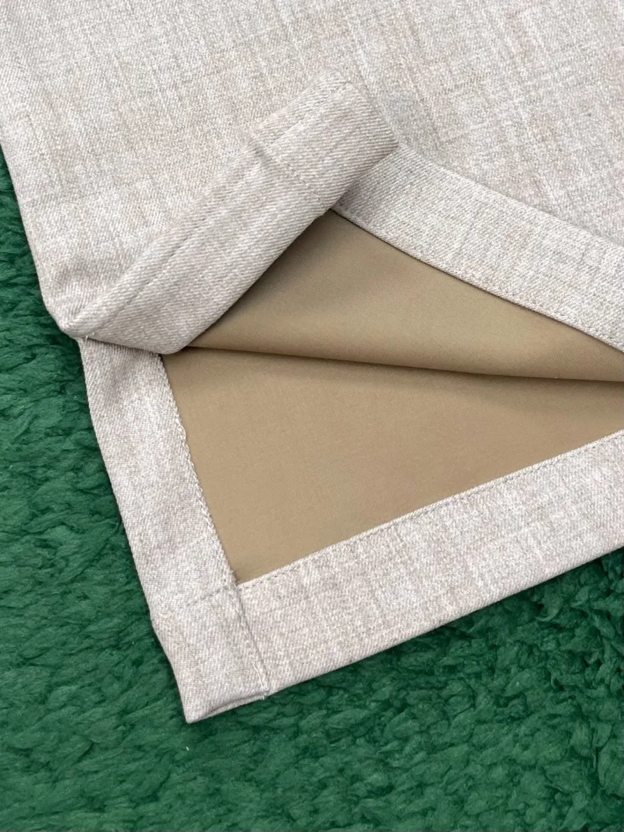 Нижний край куртки-рубашки Zegna со стороны аккуратной подгибки подкладки