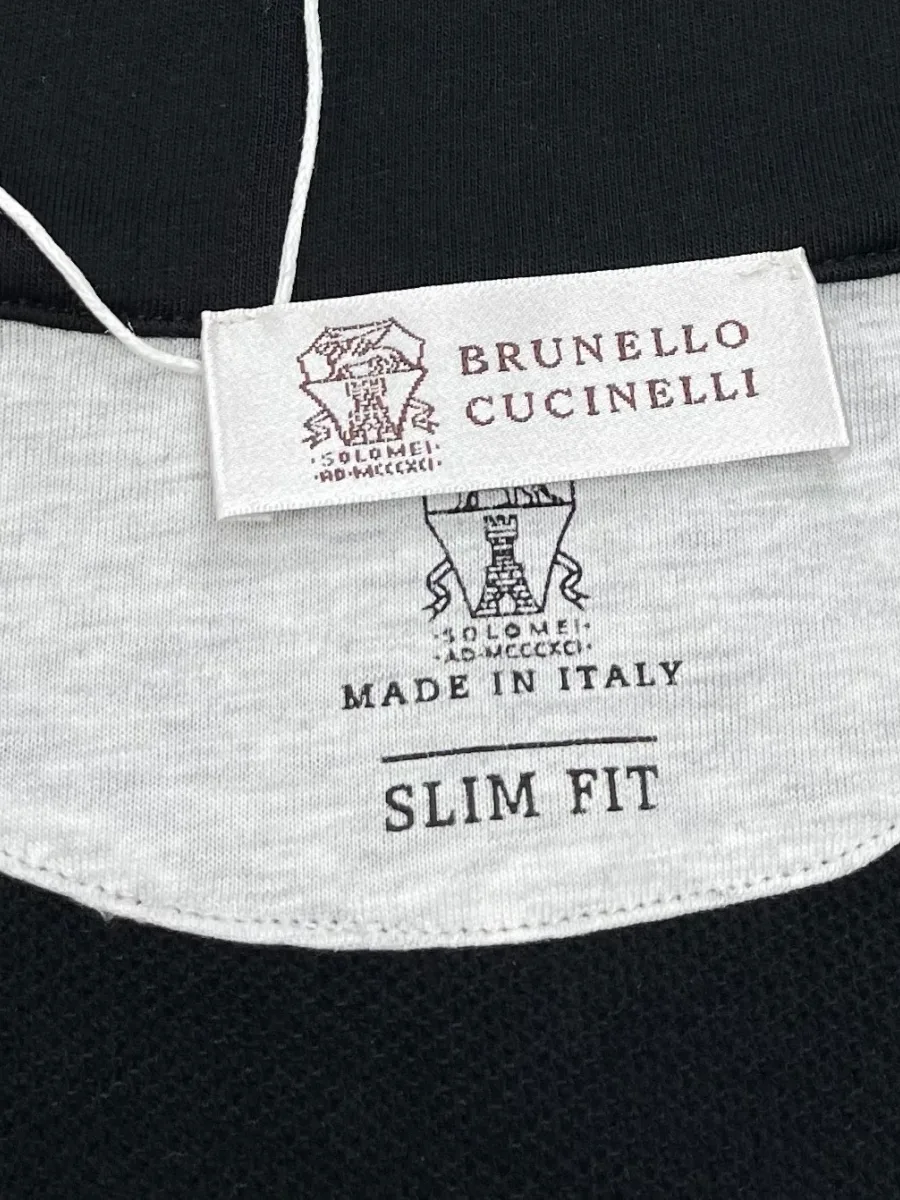 Внутренняя фирменная бирка Brunello Cucinelli с указанием посадки Slim Fit