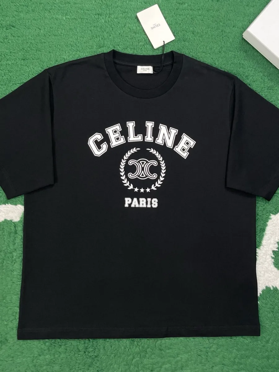 Чёрная хлопковая футболка с белым принтом Celine Paris, вид спереди