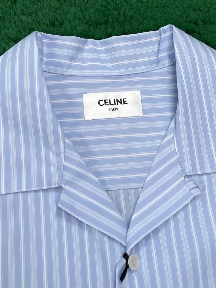 Отложной воротник и бирка с логотипом Celine на горловине