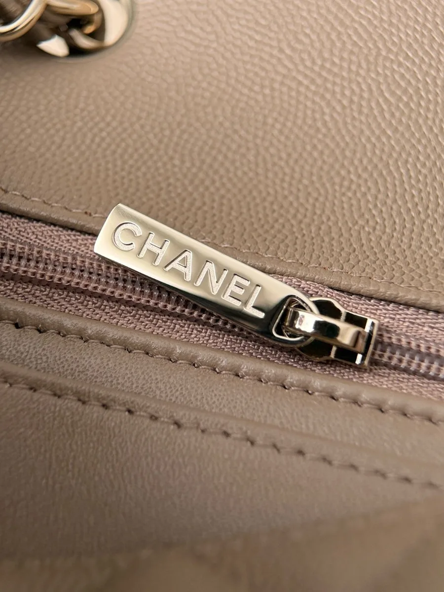 Металлический бегунок молнии с гравировкой Chanel