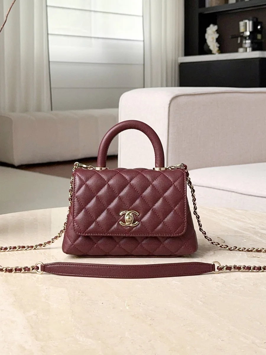 Бордовая сумка Chanel Coco Handle Mini, вид спереди