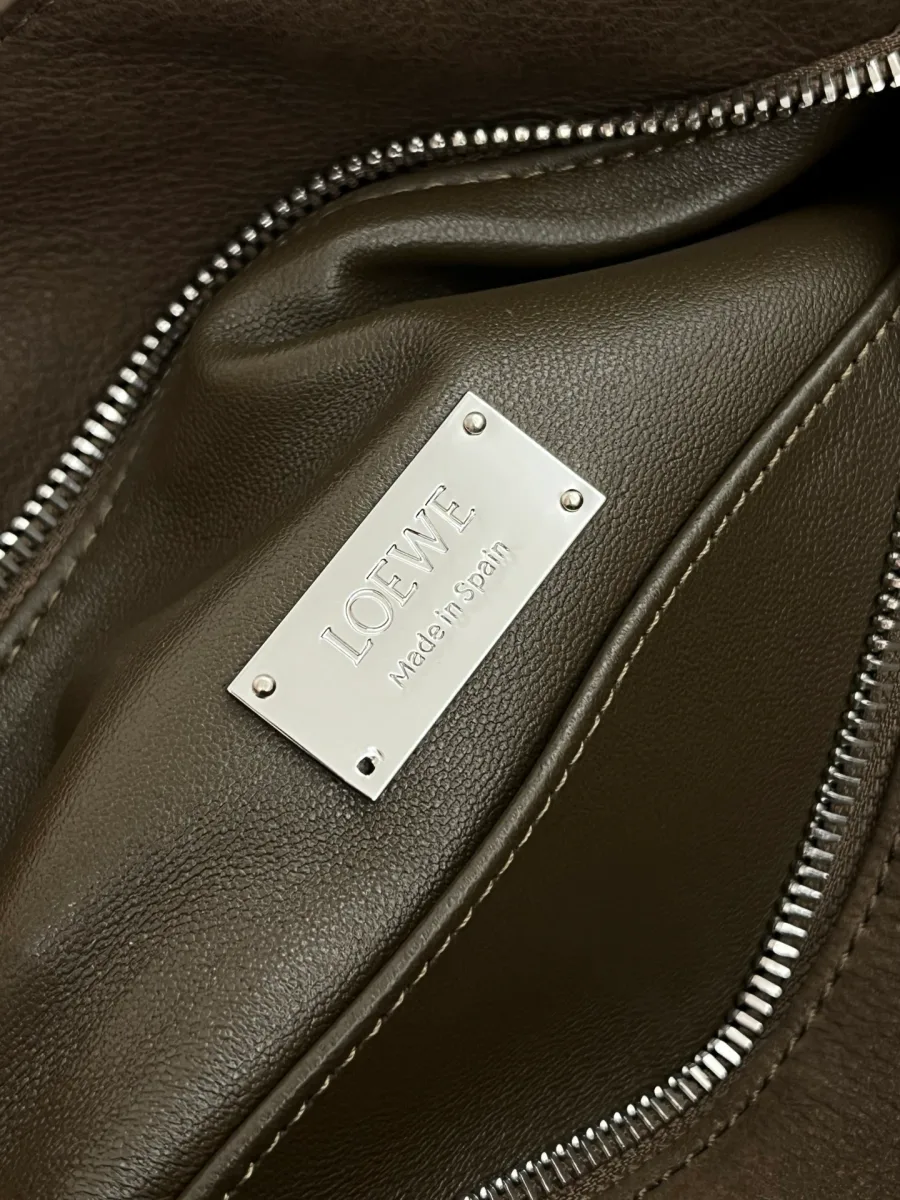 Внутренний карман с серебристой пластиной Loewe Made in Spain