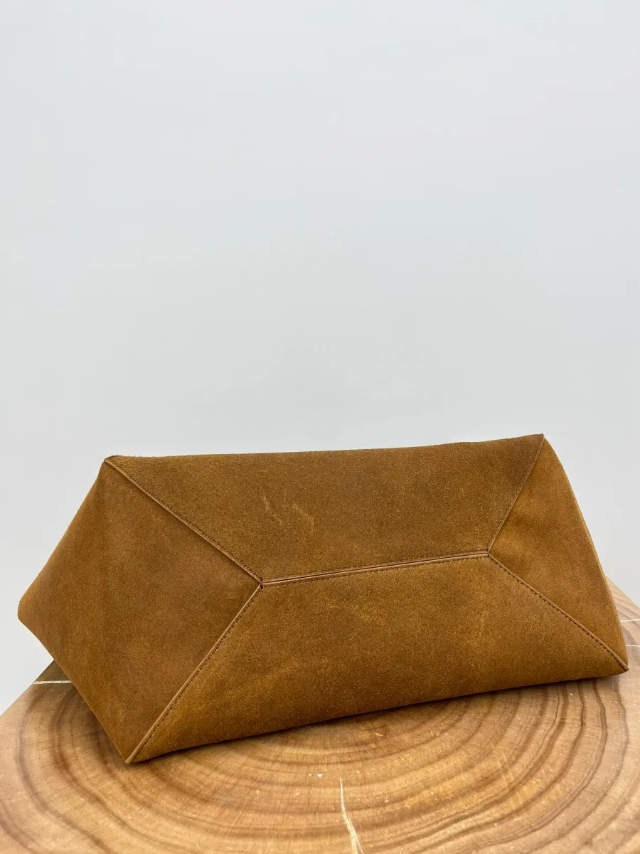 Дно сумки Loewe Puzzle Fold со складными геометрическими швами