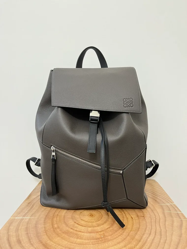 Loewe Серый кожаный рюкзак Puzzle