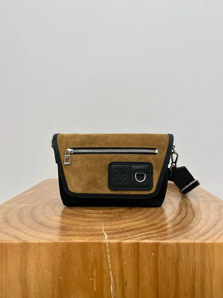 Loewe Чёрно-коричневая сумка-мессенджер Flex из канваса и замши
