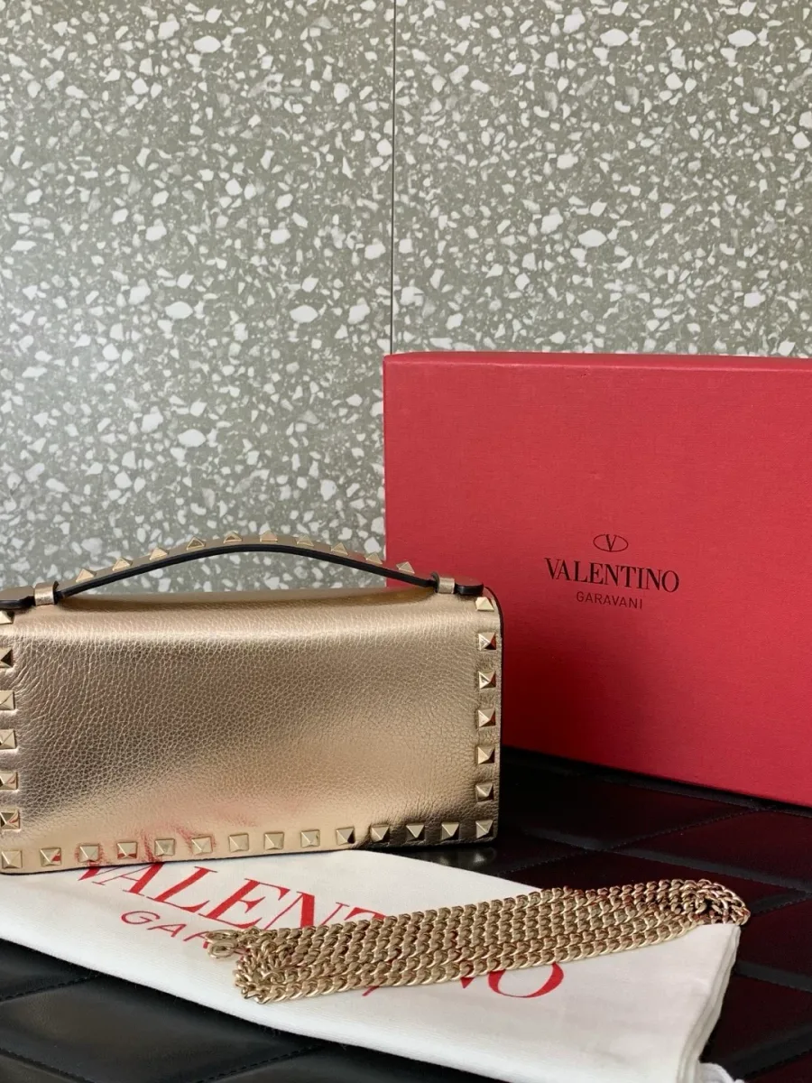 Золотистая сумка Valentino Rockstud с коробкой и пыльником