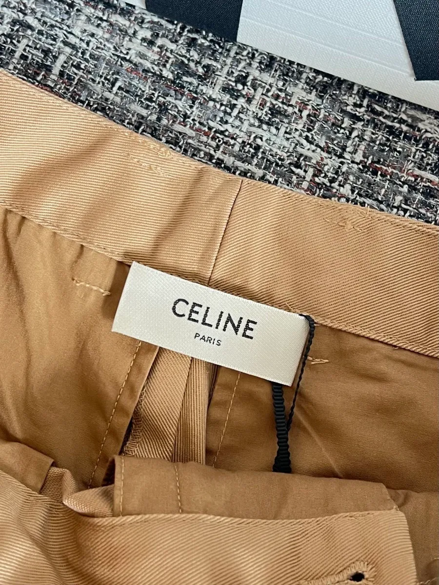 Фирменная бирка Celine на внутренней стороне пояса