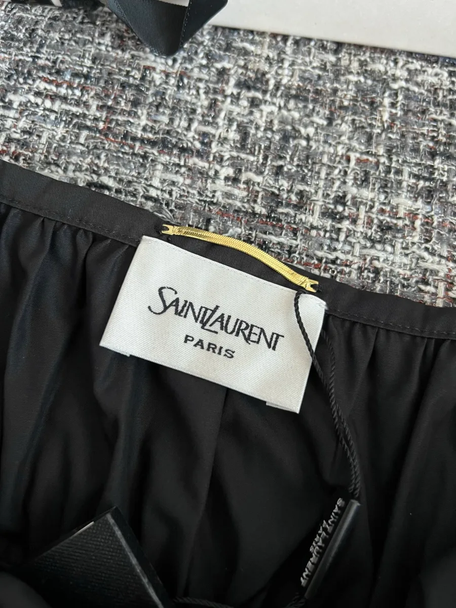 Внутренний ярлык с логотипом Saint Laurent Paris