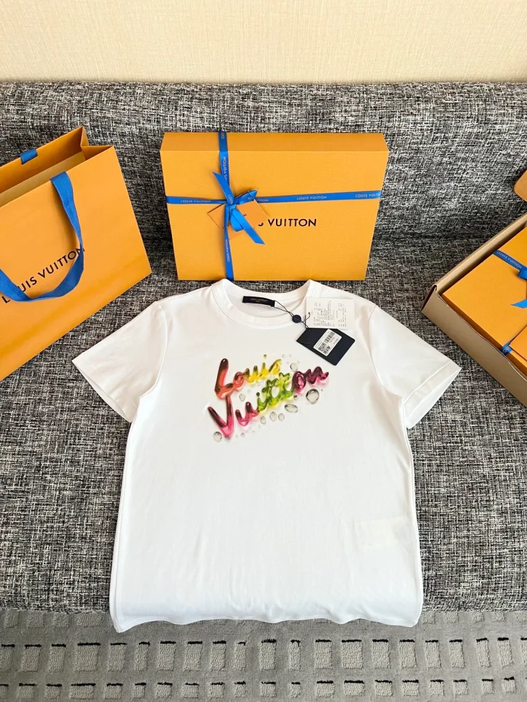 Louis Vuitton Белая футболка Candy Signature с объемным логотипом