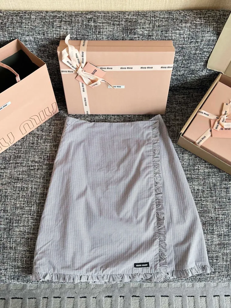 Miu Miu Бежевая юбка в мелкую клетку с оборкой