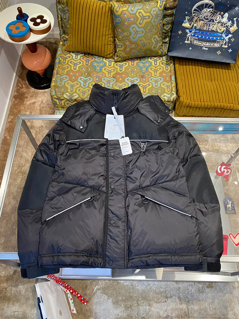Moncler Пуховик