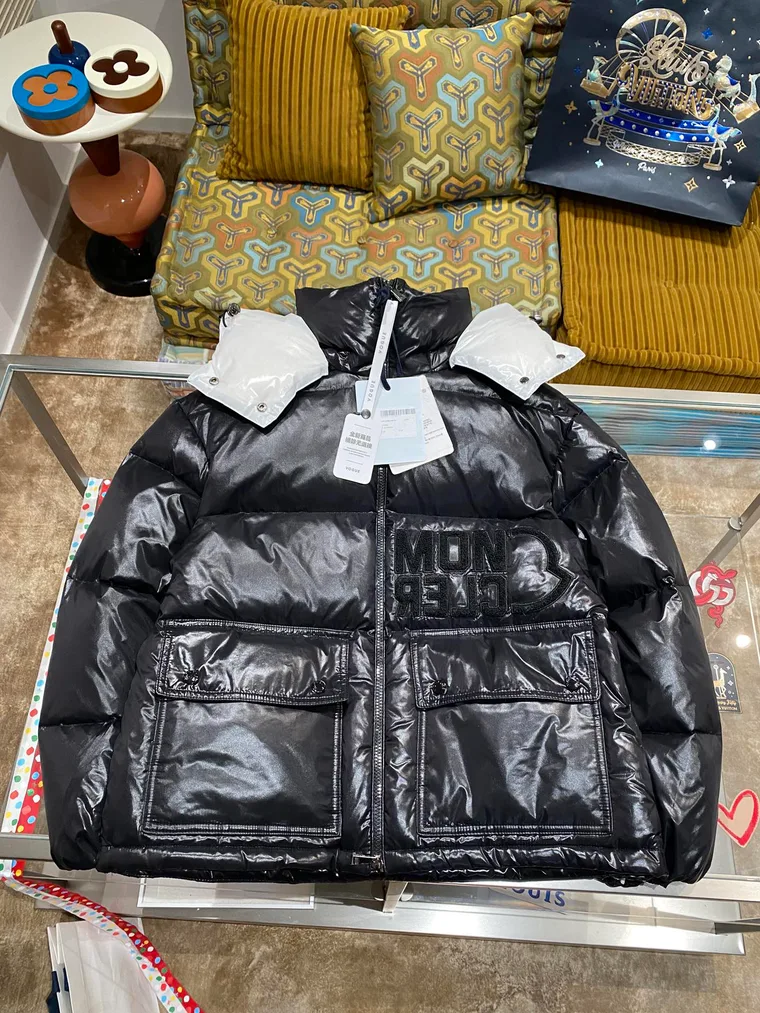 Moncler Пуховик