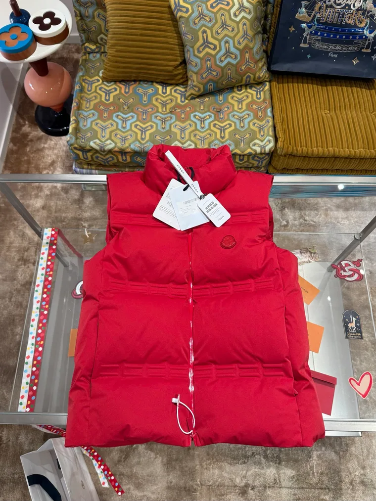 Moncler Жилет