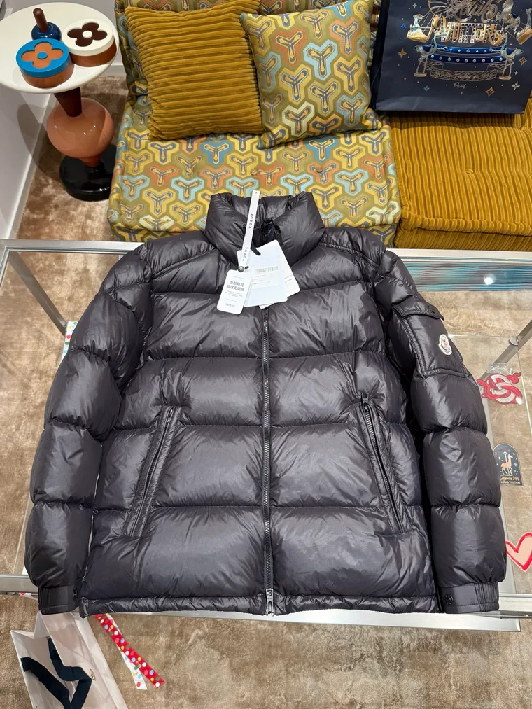 Moncler Пуховик