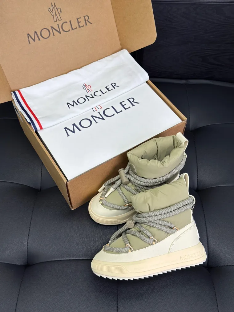 Moncler Светло-оливковые дутики Altiv со шнуровкой