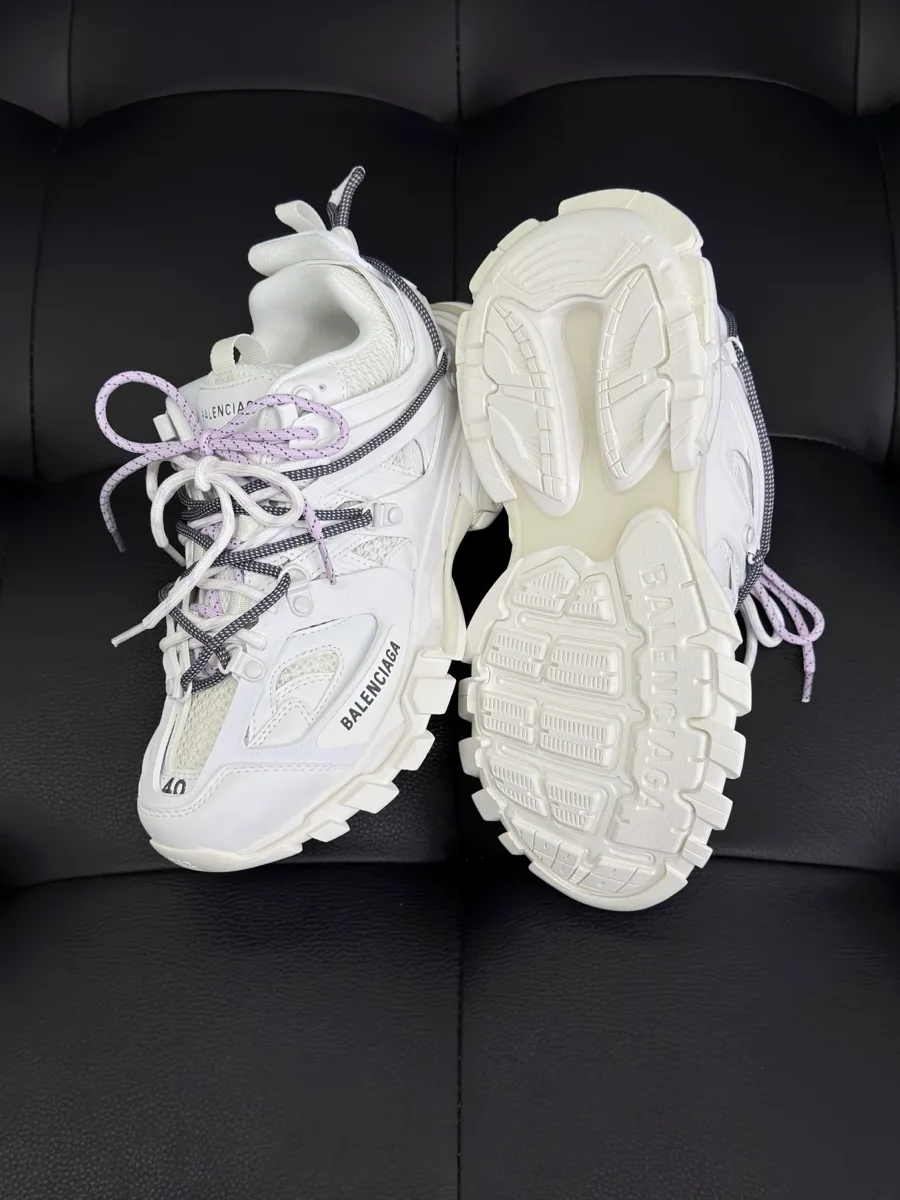 Верх кроссовка Balenciaga Track и протектор рельефной подошвы