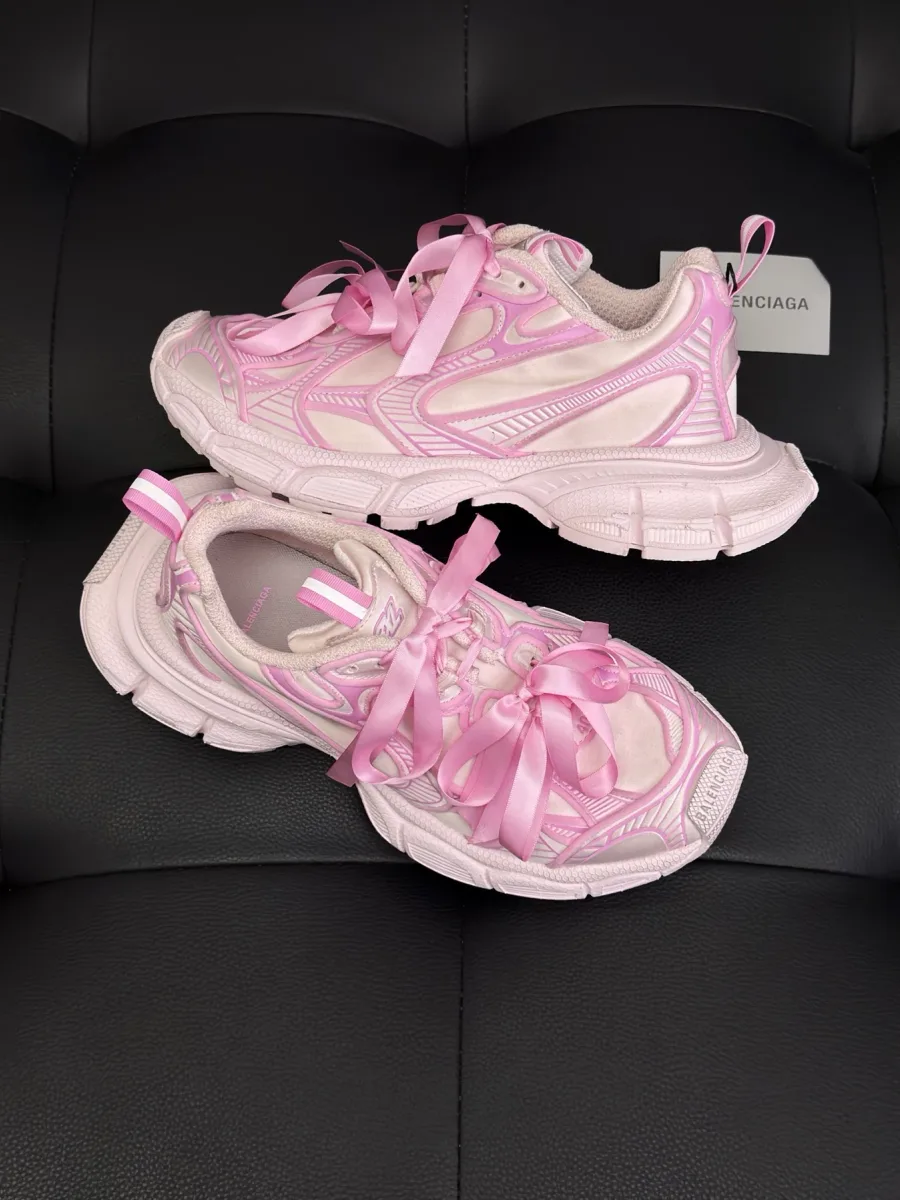 Кроссовки Balenciaga 3XL Satin в розовом оттенке, боковой и верхний ракурсы