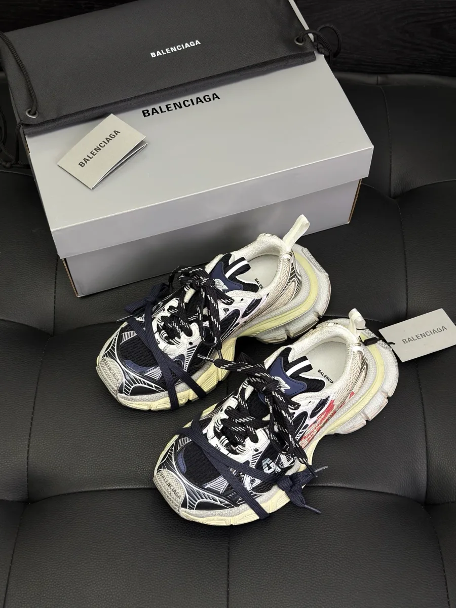 Кроссовки Balenciaga 3XL Split с коробкой и чехлом, ракурс сверху