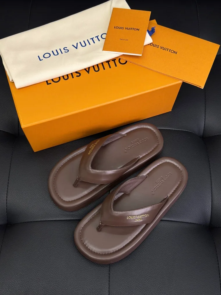 Louis Vuitton Коричневые кожаные шлепанцы-вьетнамки Flip