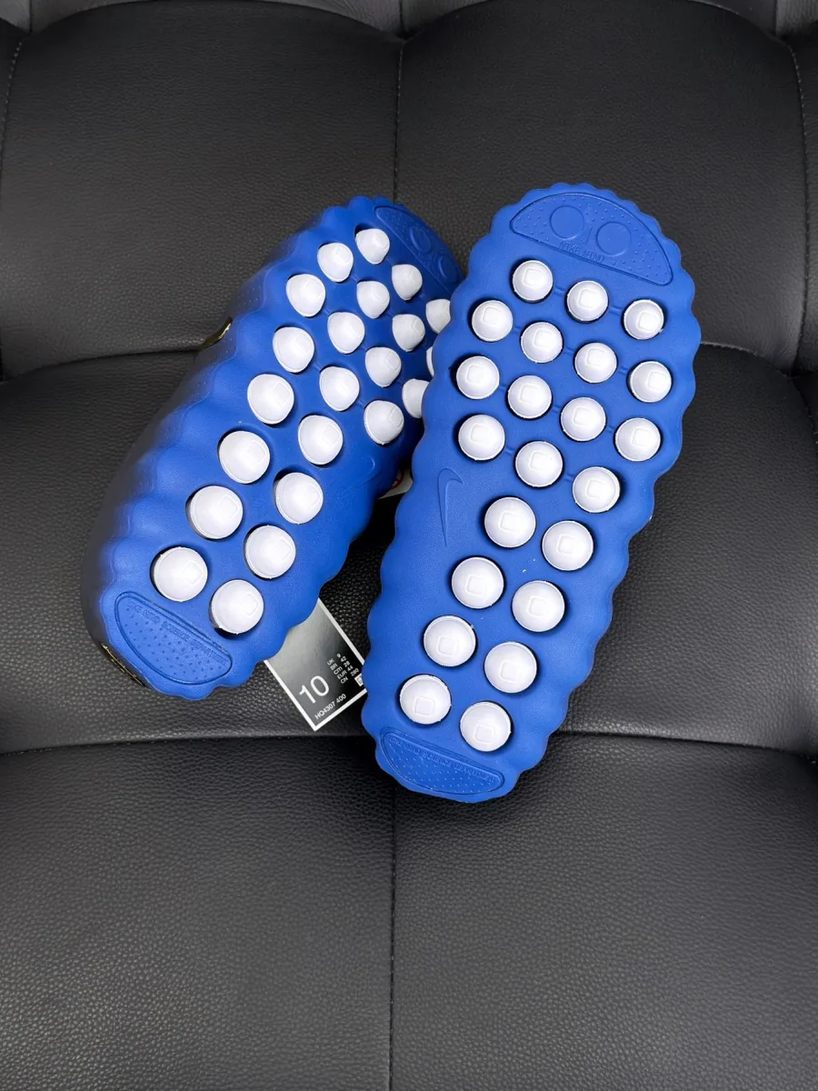 Ярко-синяя подметка сабо с 22 независимыми белыми амортизирующими узлами