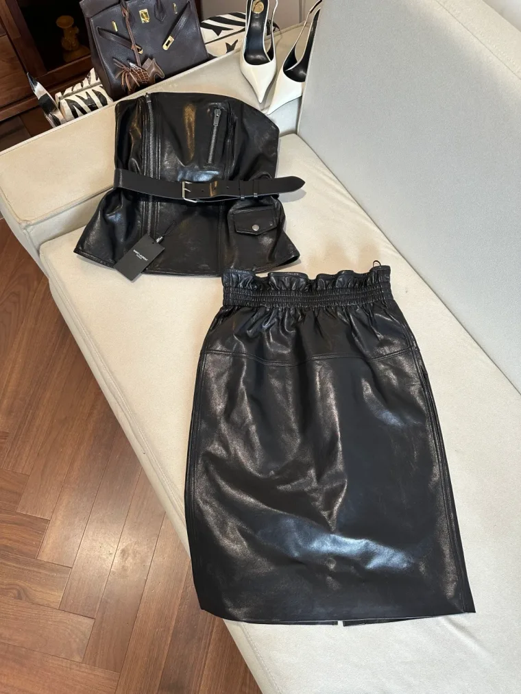 Saint Laurent Чёрный кожаный комплект из топа-бюстье и юбки