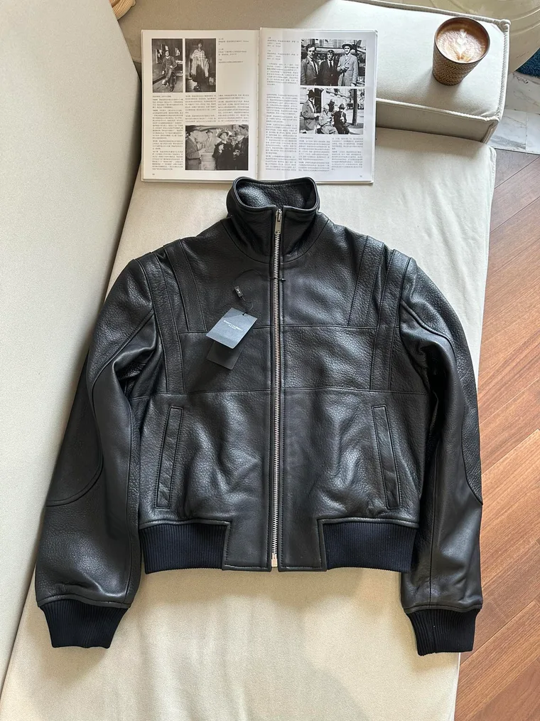 Saint Laurent Чёрная кожаная куртка-бомбер на молнии