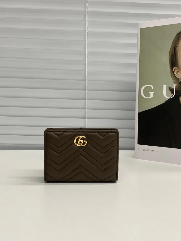 Gucci Серо-коричневый кошелёк GG Marmont с шевронной стёжкой