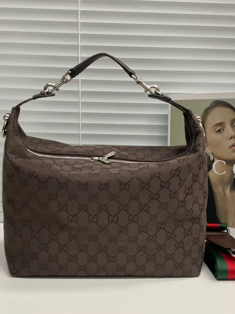 Gucci Тёмно-коричневая сумка-хобо Brera из канваса GG