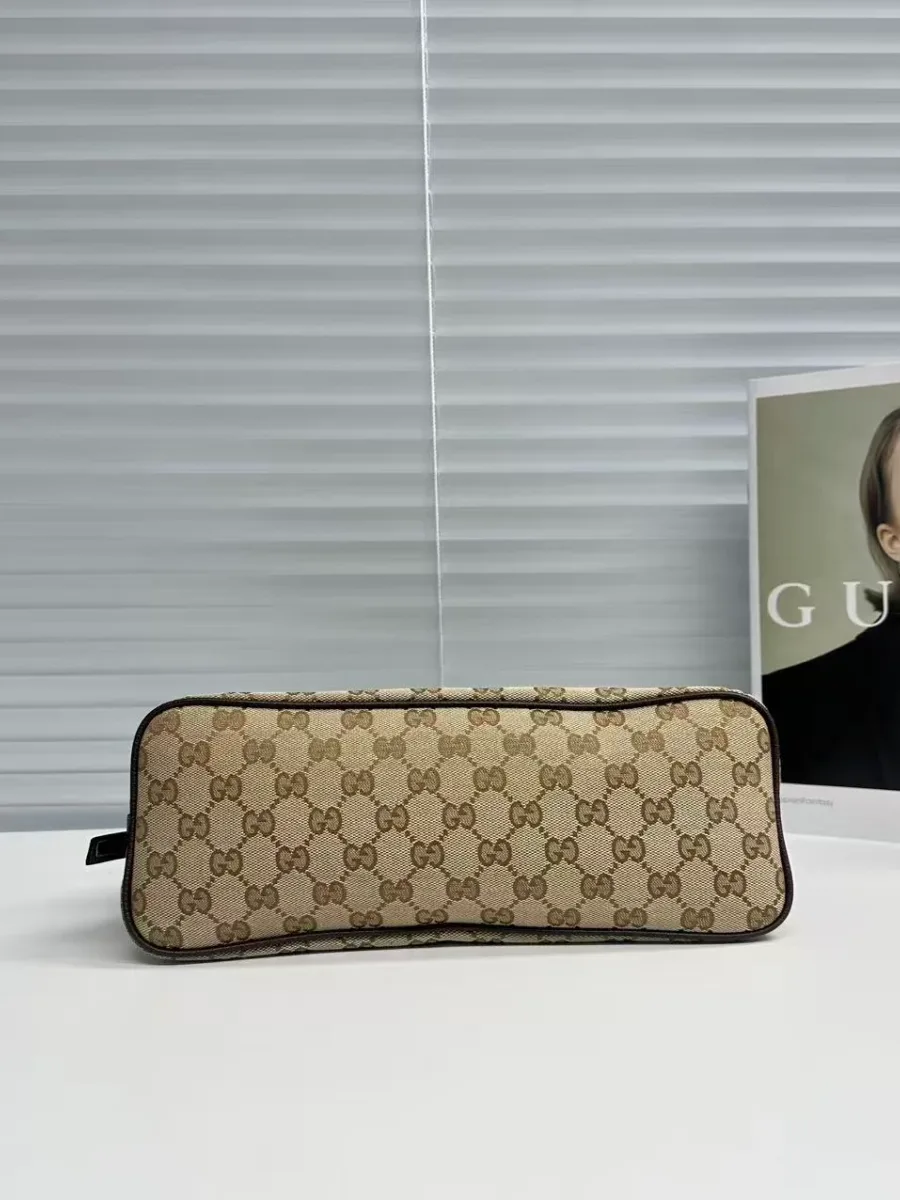 Прямоугольное дно сумки из бежево-коричневого канваса GG