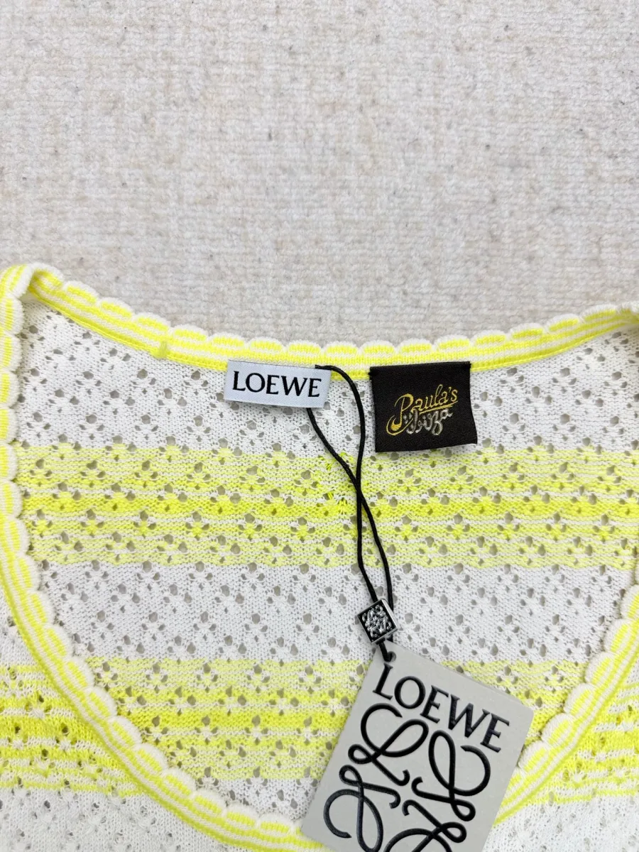 Круглый вырез горловины с биркой Loewe Paula's Ibiza и волнистым краем