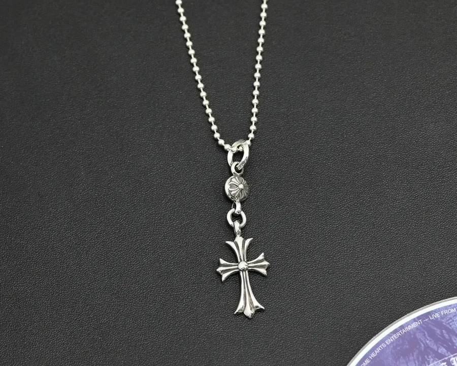 Серебристая подвеска Chrome Hearts с крестом