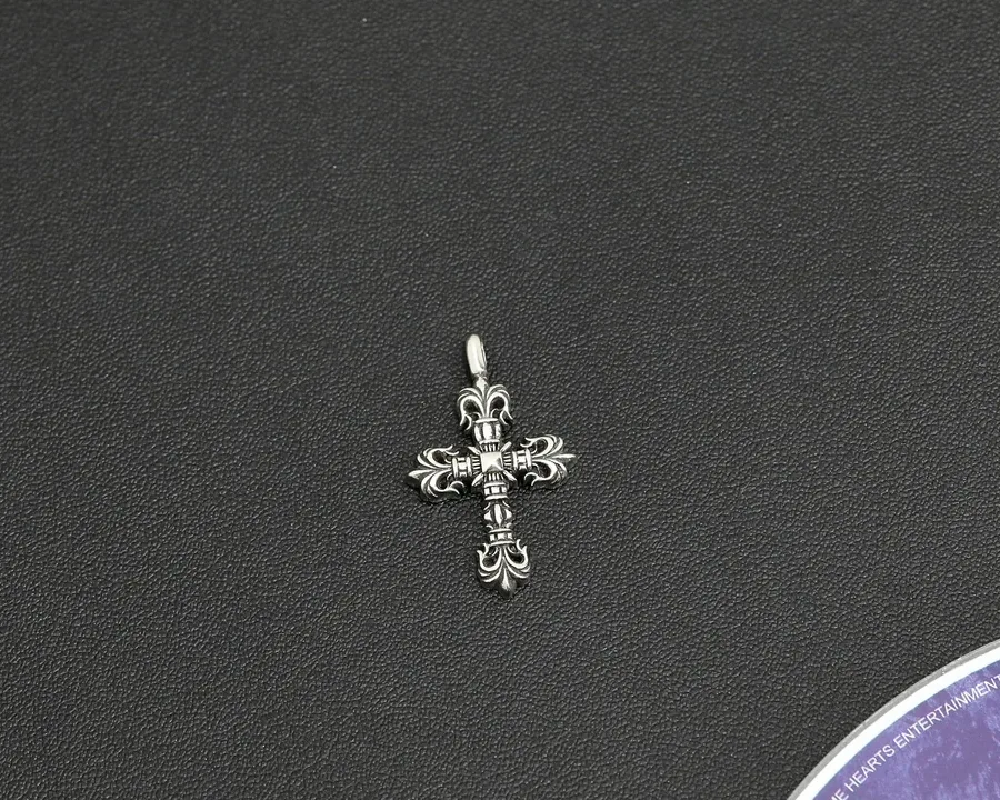 Серебристая подвеска крест Chrome Hearts орнамент