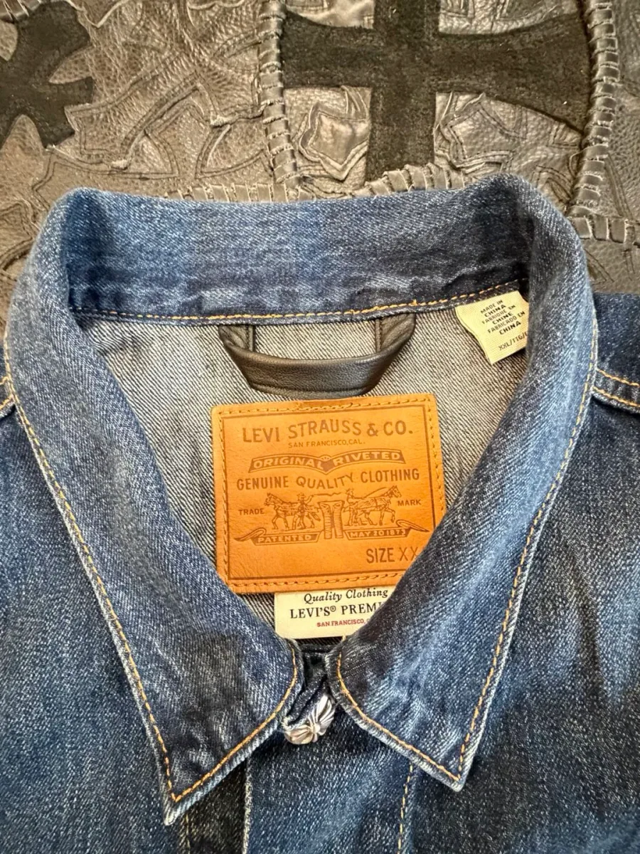 Chrome Hearts x Levi's Джинсовая куртка с кожаными патчами