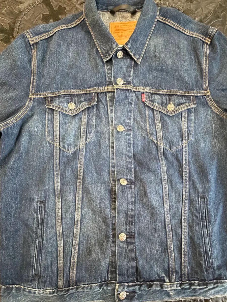 Chrome Hearts x Levi's Джинсовая куртка с кожаными патчами