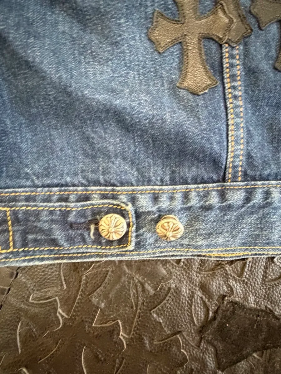 Chrome Hearts x Levi's Джинсовая куртка с кожаными патчами